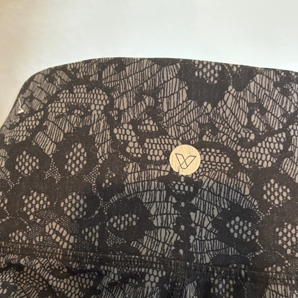 Livi Active 14/16 Floral Patterned Leggings - Picture 6 of 6